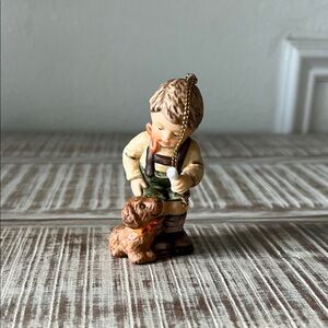 1999 "Christmas Treat For Puppy" Hummel Goebel Ornament
